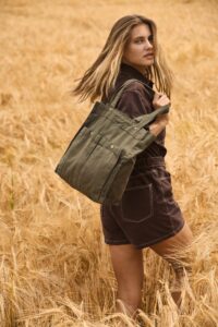 Handtasche mit doppelter Fronttasche - Ansicht 20