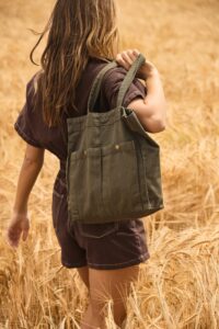 Handtasche mit doppelter Fronttasche - Ansicht 23
